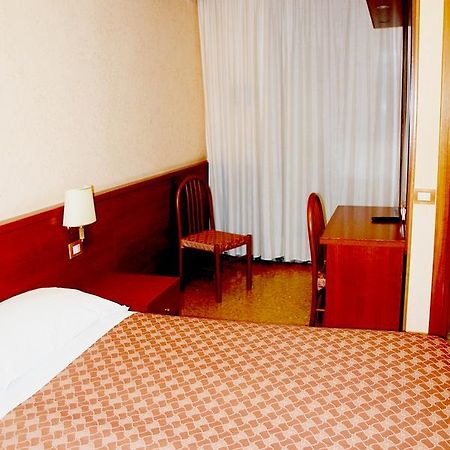 Hotel Bruna Rzym Zewnętrze zdjęcie