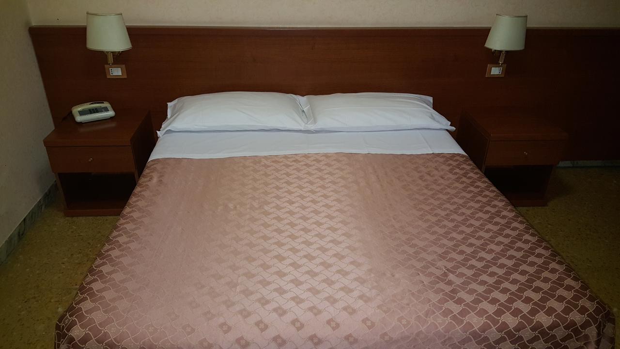 Hotel Bruna Rzym Zewnętrze zdjęcie