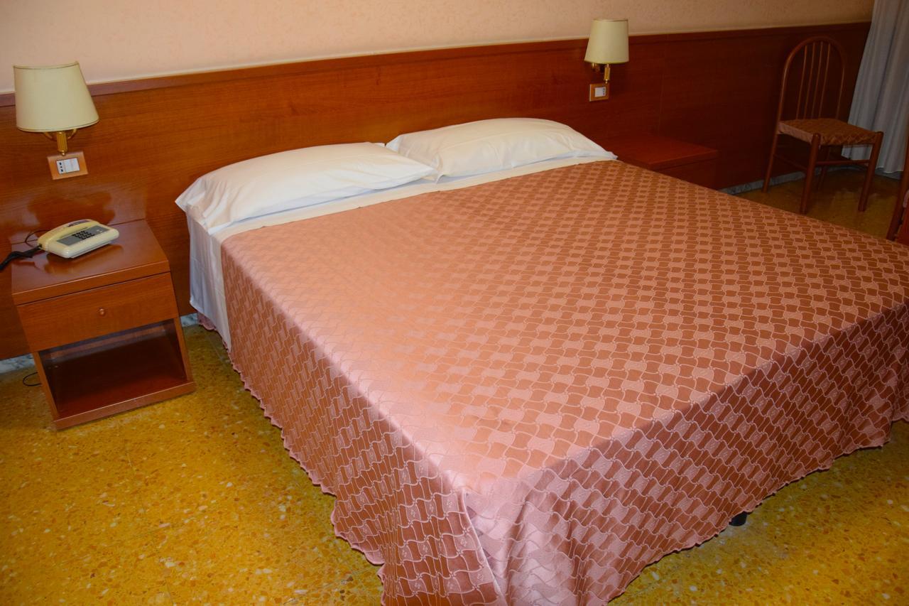 Hotel Bruna Rzym Zewnętrze zdjęcie