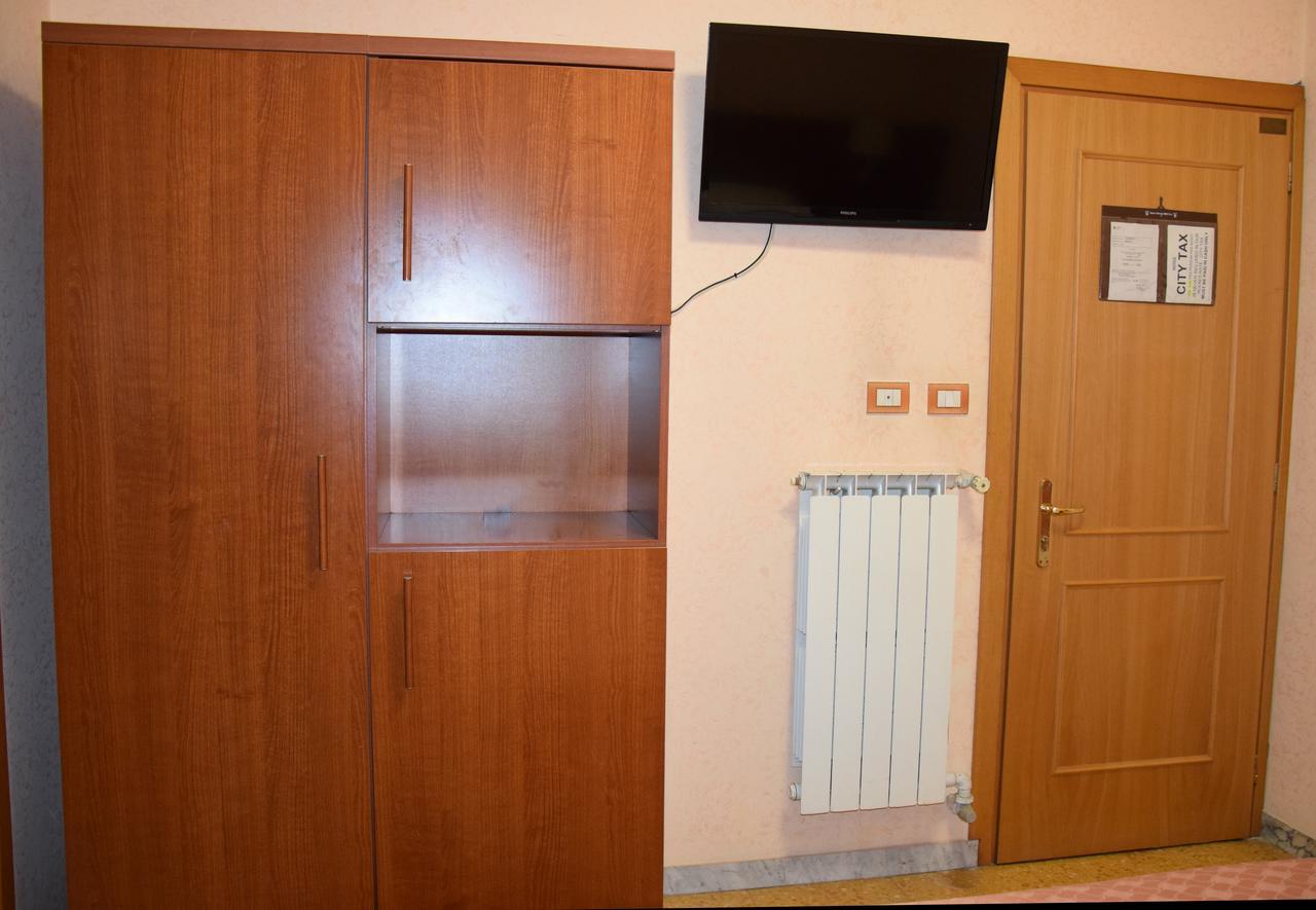 Hotel Bruna Rzym Zewnętrze zdjęcie