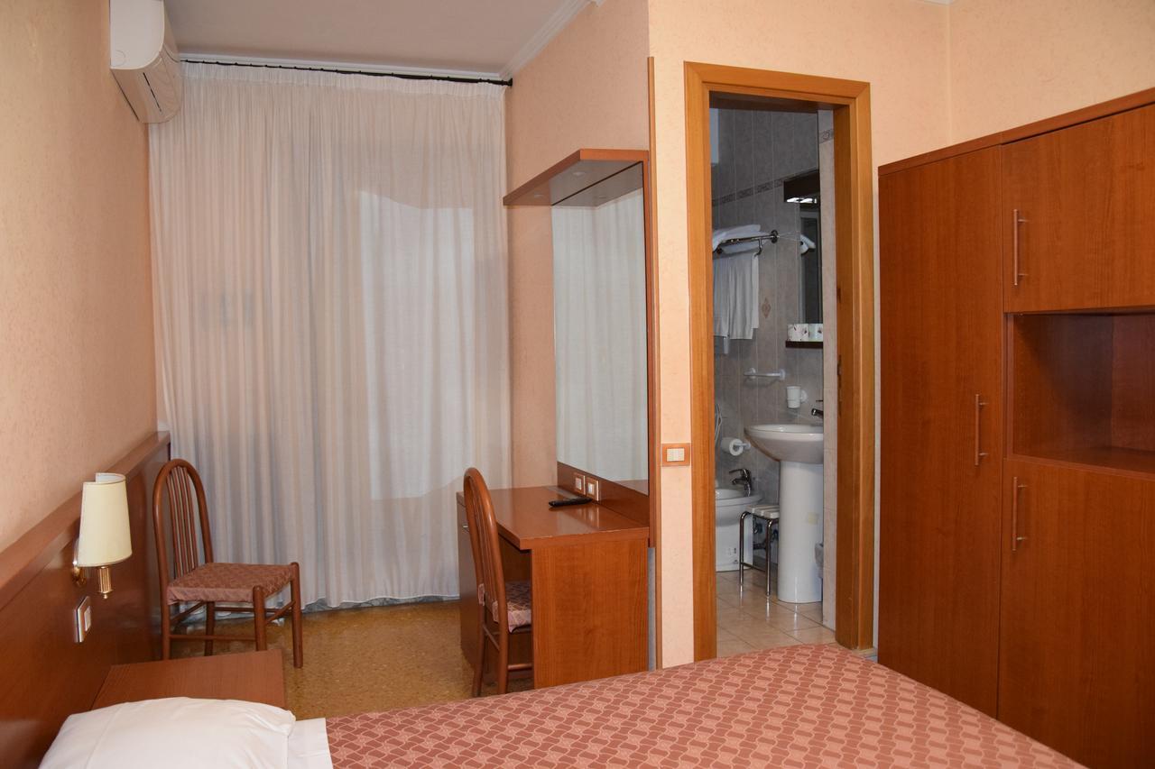 Hotel Bruna Rzym Zewnętrze zdjęcie