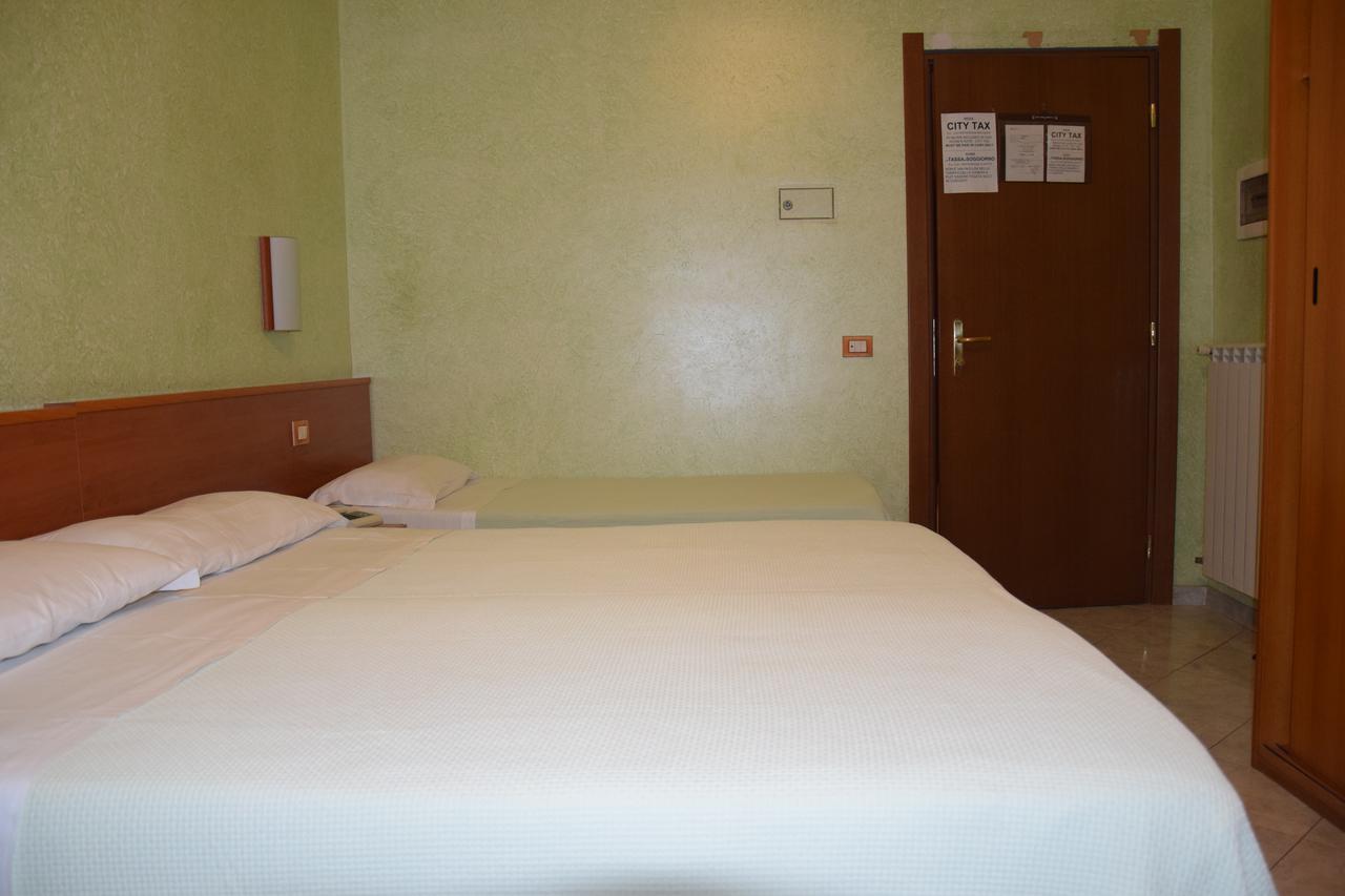 Hotel Bruna Rzym Zewnętrze zdjęcie