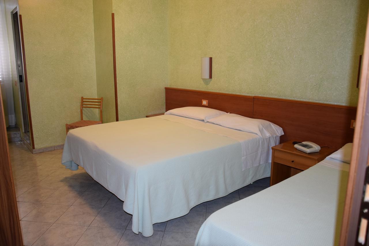 Hotel Bruna Rzym Zewnętrze zdjęcie