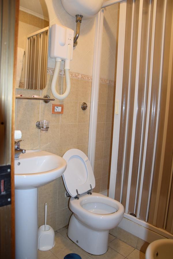 Hotel Bruna Rzym Zewnętrze zdjęcie