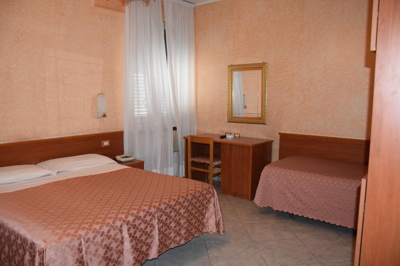 Hotel Bruna Rzym Zewnętrze zdjęcie
