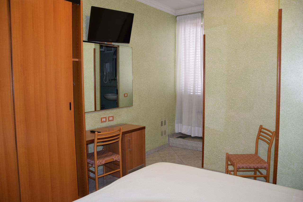Hotel Bruna Rzym Zewnętrze zdjęcie
